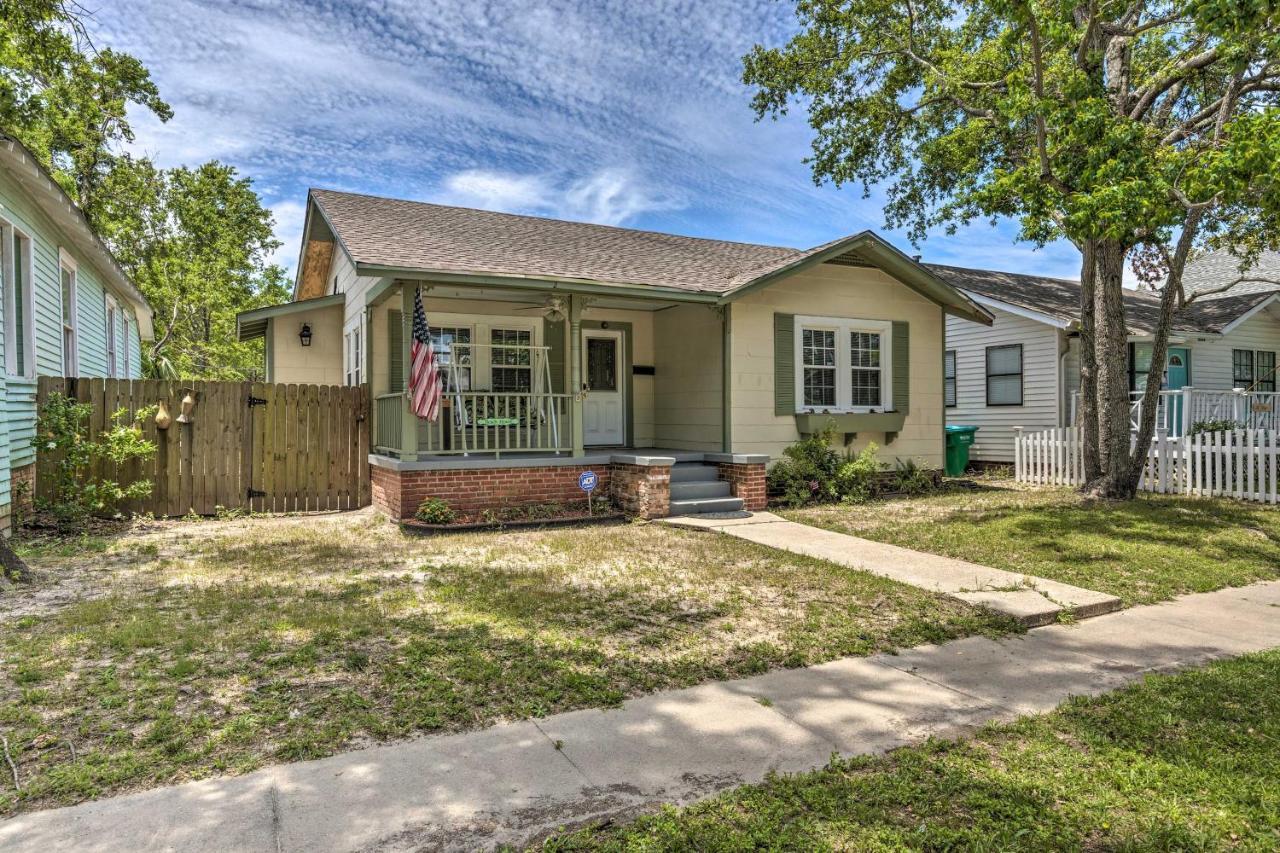 Cozy Gulfport Home Walk To Beach, Marina And Casino Exterior photo